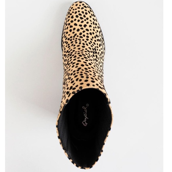 Qupid Topanga Chelsea Booties - SZ 8 - Leopard - Picture 6 of 11